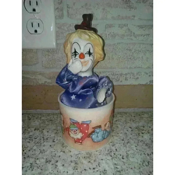 Unbranded Other - Vintage Animated Porcelain Wind Up Musical Clown in Drum With Hand Over Mouth